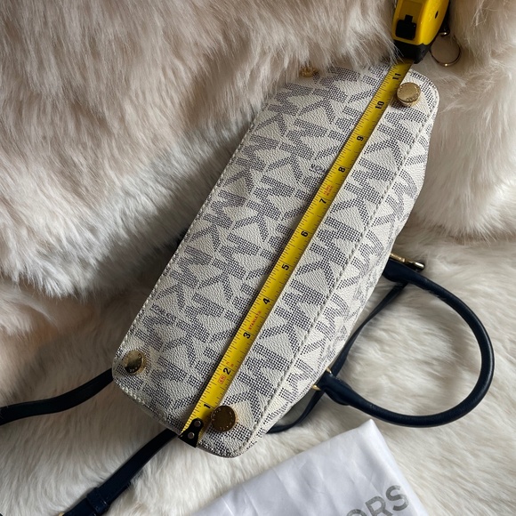 Michael Kors Cindy Medium Dome Satchel - Picture 7 of 10